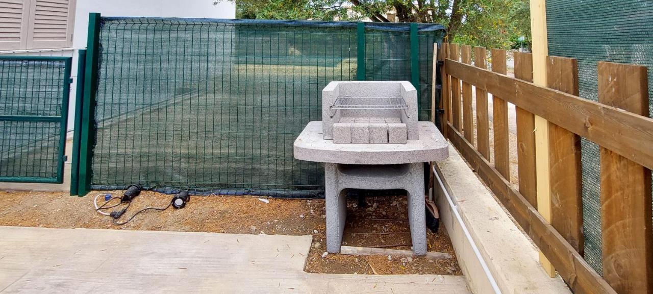 Appartamento Brigida Bilocale 3 Posti Vicino Al Centro Сан-Теодоро Экстерьер фото